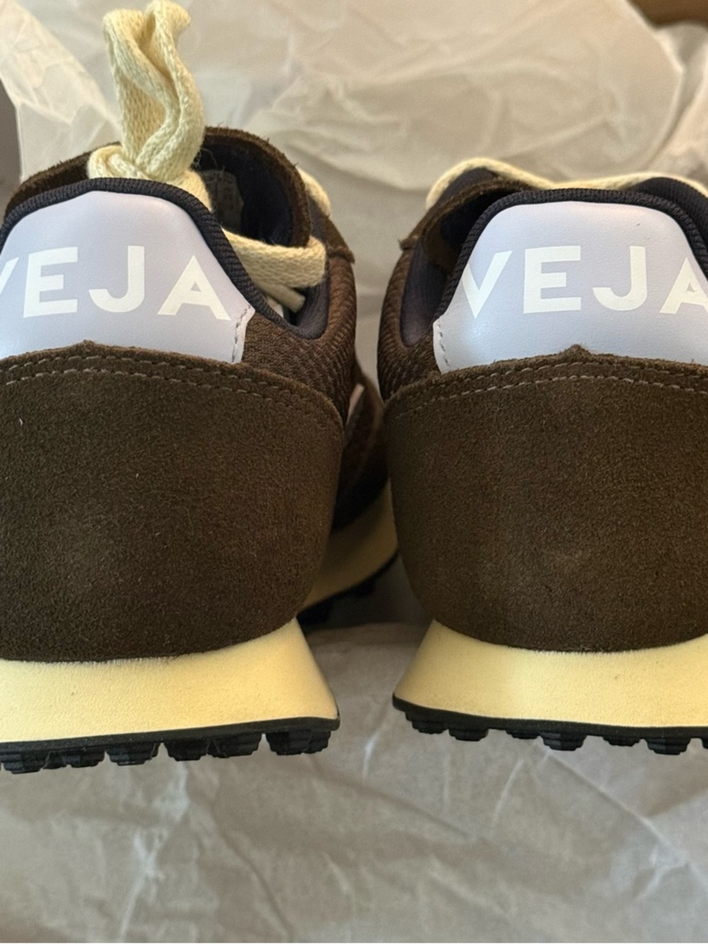 Veja Rio Branco Alveomesh Sneakers in Brown and Cream - Picture 5 of 6